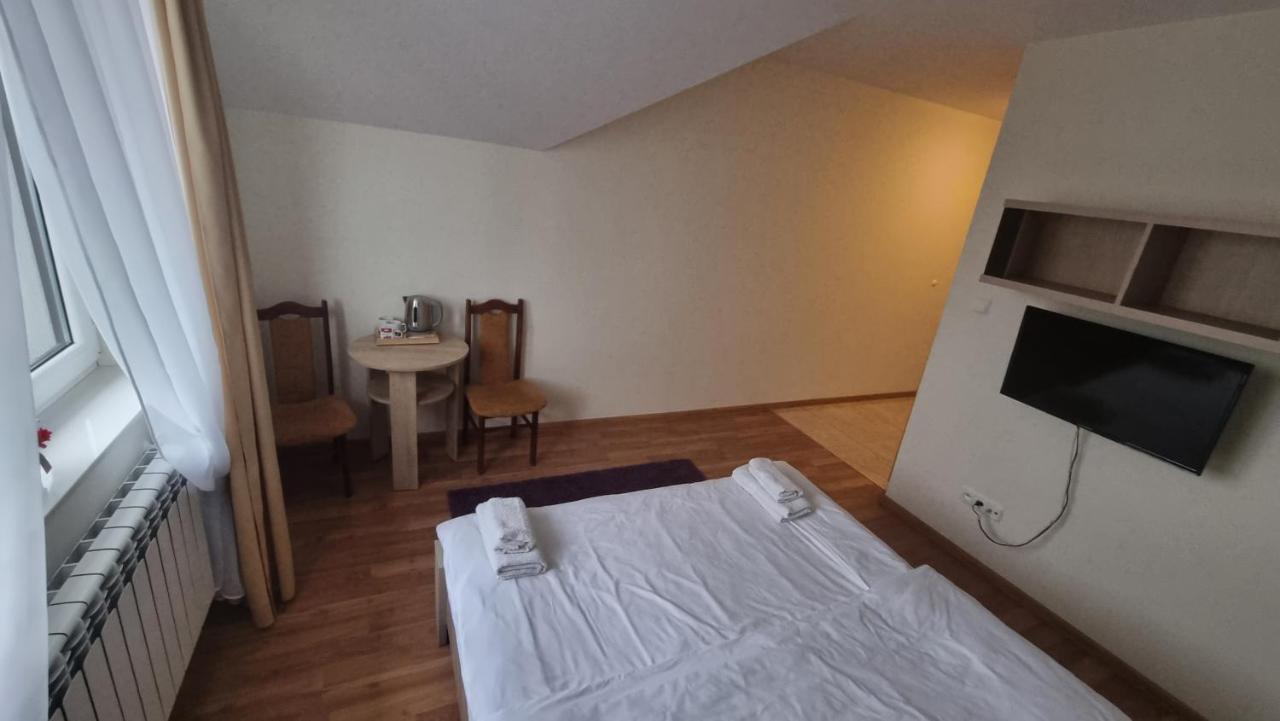 Hotel Monika Maków Mazowiecki Esterno foto